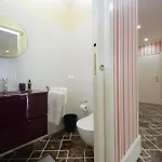 Ych-elegante Vicino Ada Apartment
