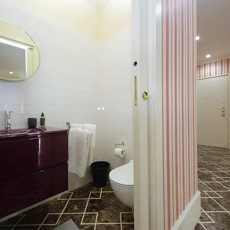 Ych-elegante Vicino Ada アパート