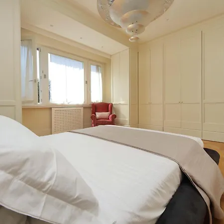 Ych-elegante Vicino Ada