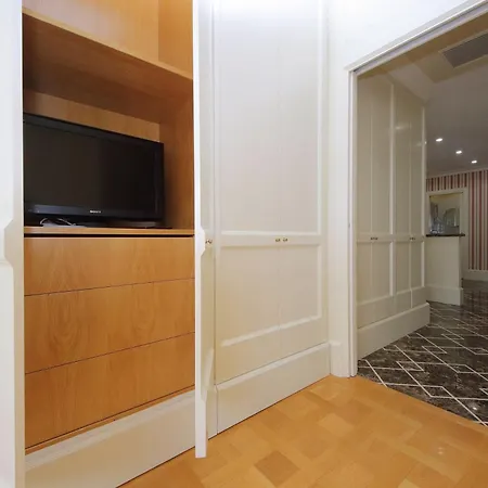 Ych-elegante Vicino Ada アパート *