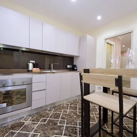 アパート Ych-elegante Vicino Ada