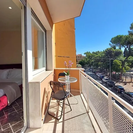 Ych-elegante Vicino Ada