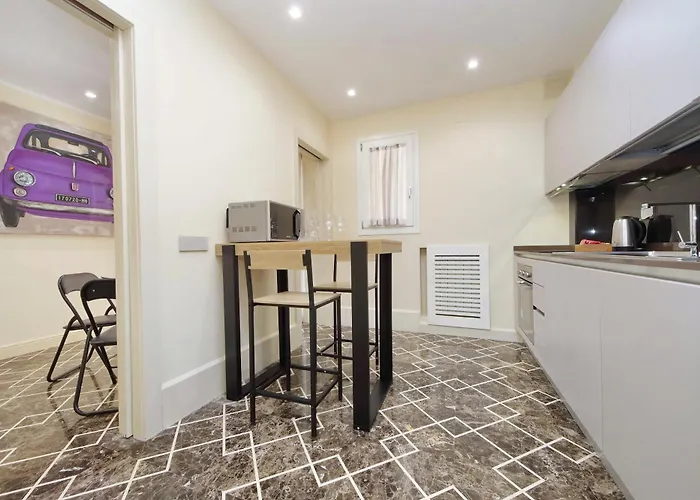 Ych-elegante Vicino Ada