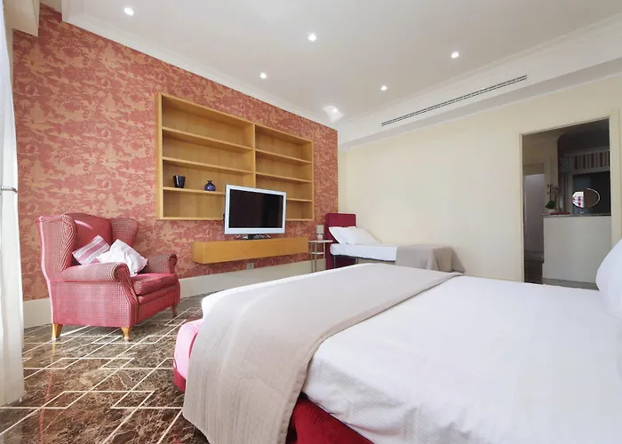 Ych-elegante Vicino Ada Rom