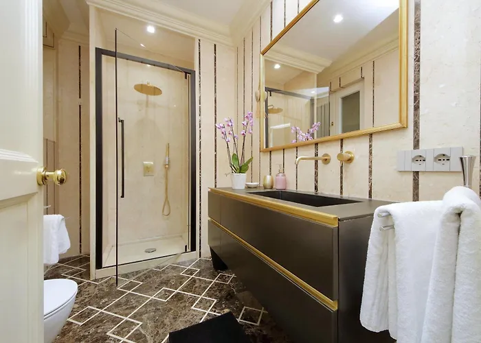 Ych-elegante Vicino Ada