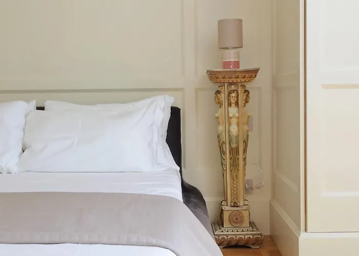 Ych-elegante Vicino Ada